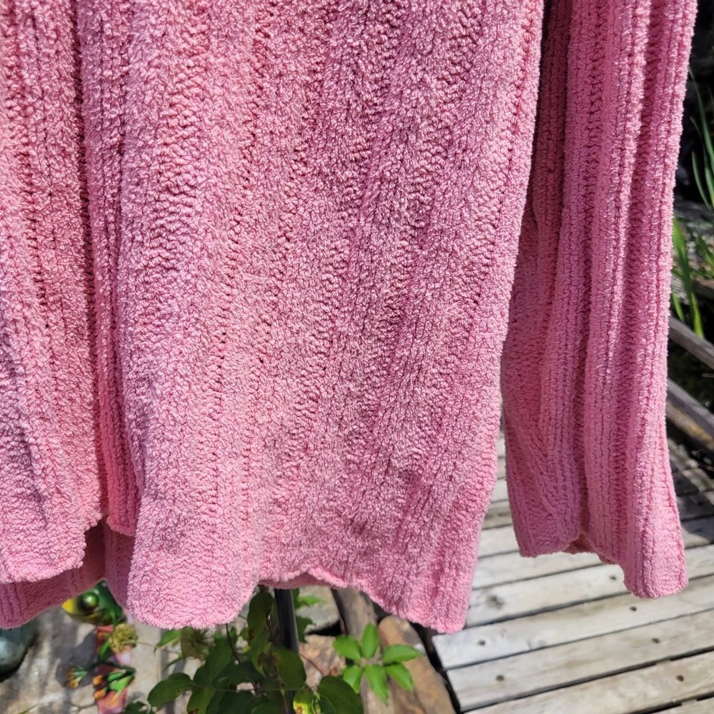 Pink Sweater‎ - Picture 2 of 11
